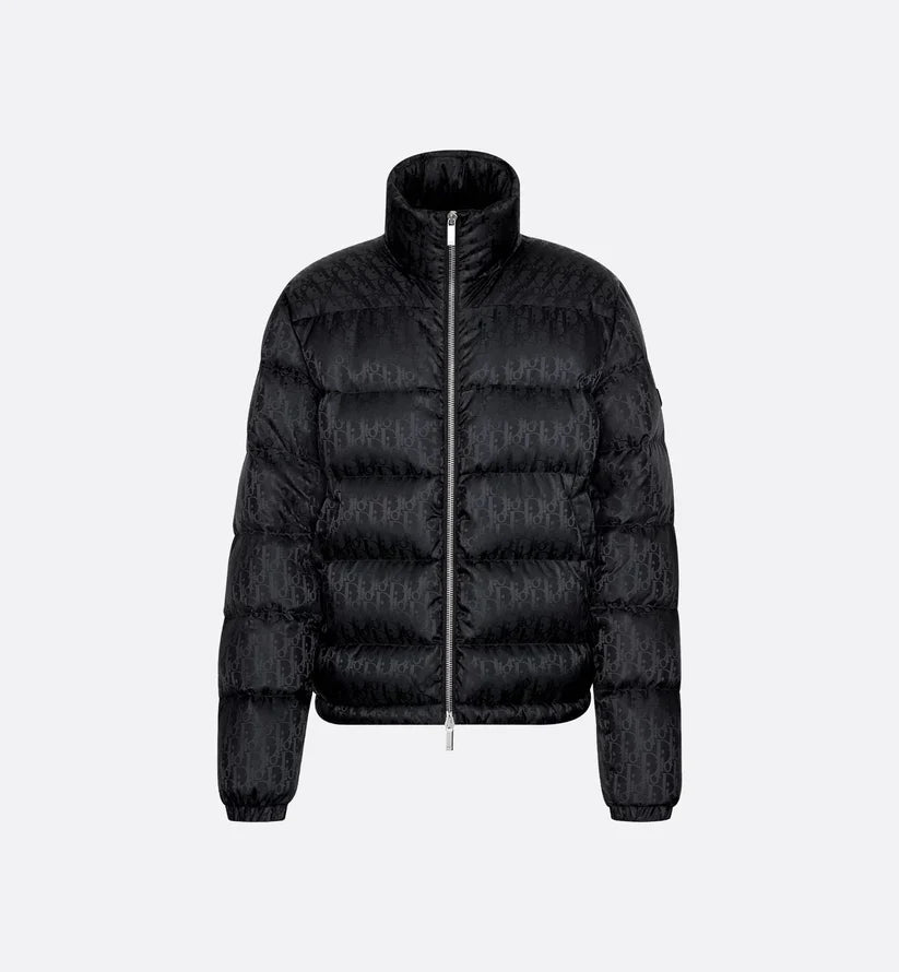 "D" Oblique Puffer Schwarz